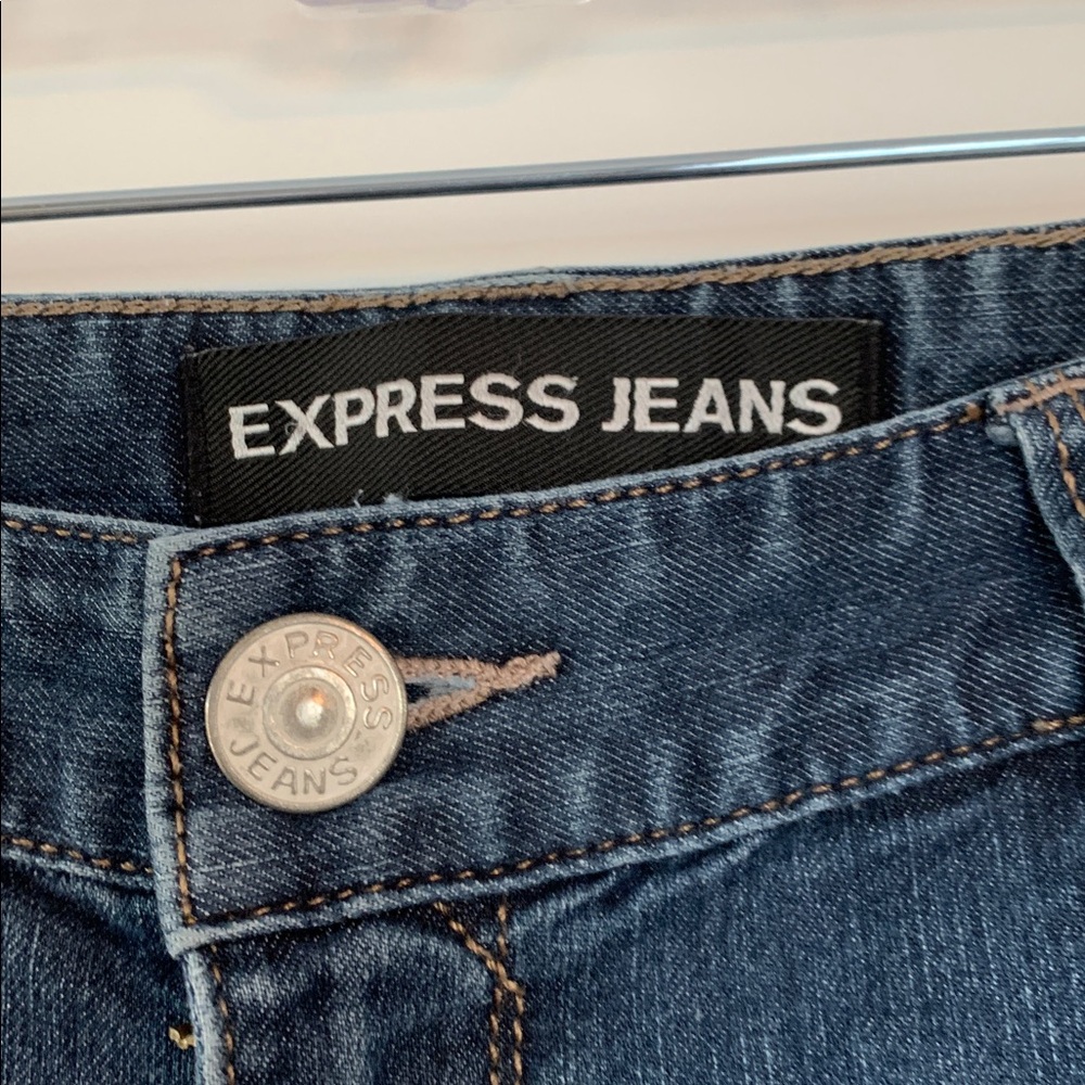 Express Women's ultra low rise barely boot cut Jeans Size 6-R - Picture 3 of 11